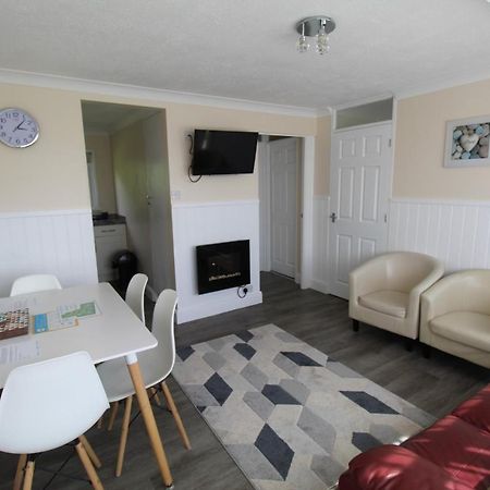 Relaxing Chalet On Popular California Sands Short Stroll To Beach, Nr Norfolk Broads & Great Yarmouth Scratby Extérieur photo